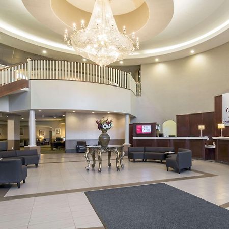 Clarion Hotel & Conference Centre Sherwood Park Buitenkant foto