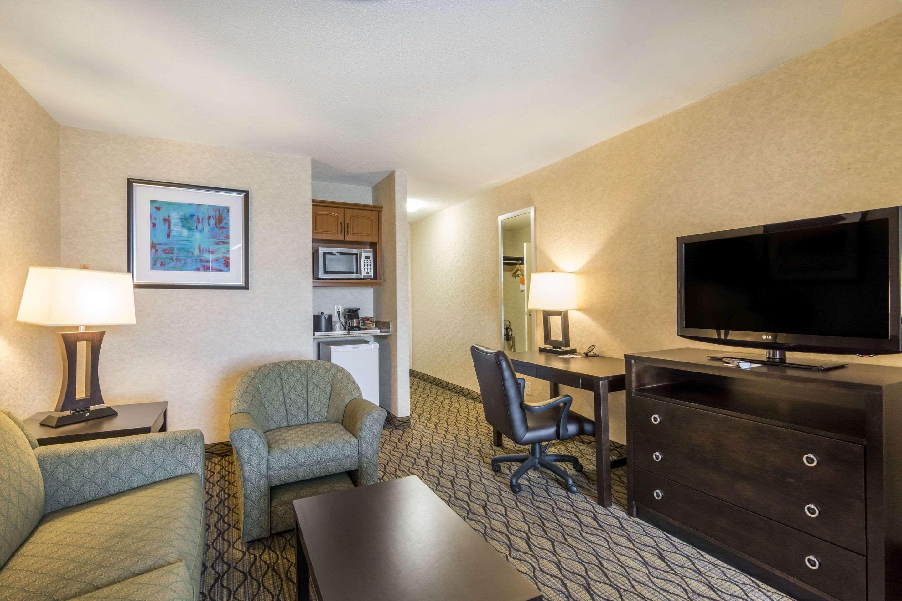 Clarion Hotel & Conference Centre Sherwood Park Buitenkant foto