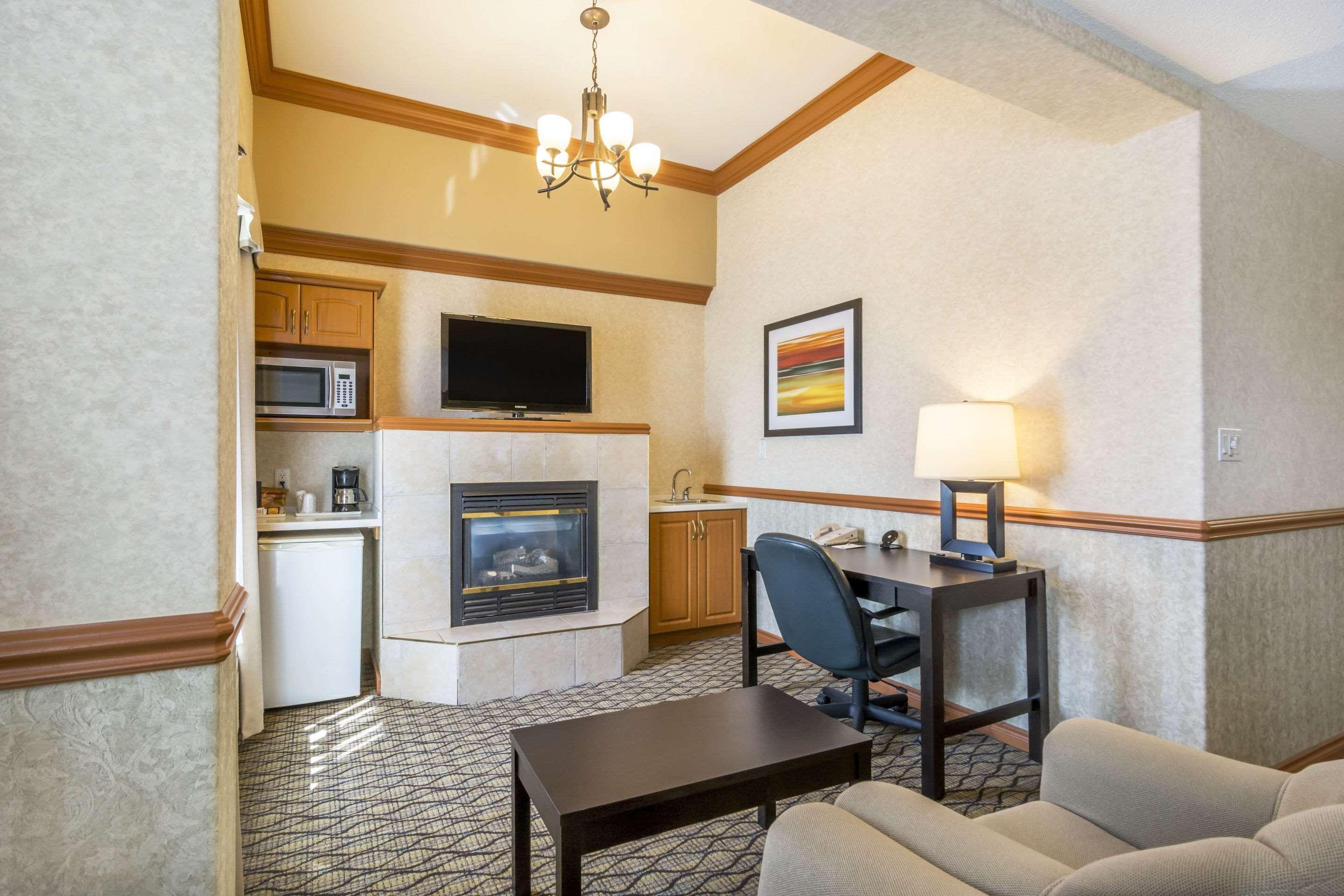 Clarion Hotel & Conference Centre Sherwood Park Buitenkant foto