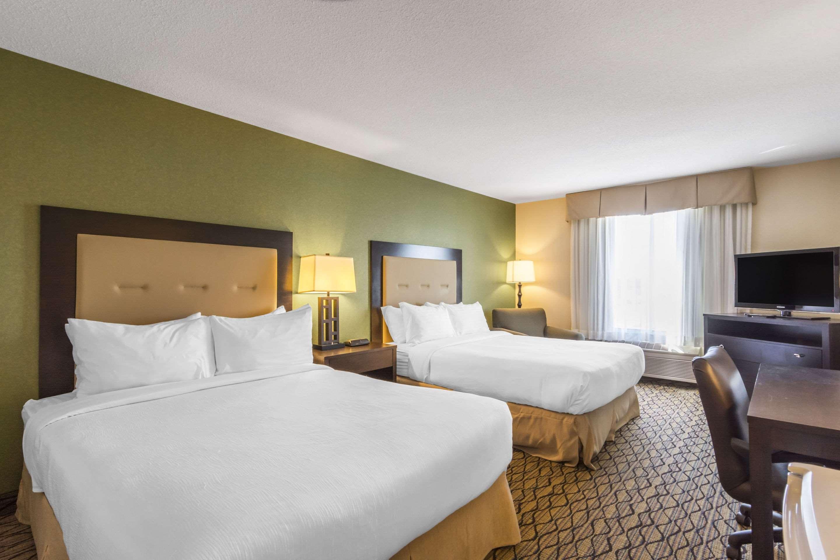 Clarion Hotel & Conference Centre Sherwood Park Buitenkant foto
