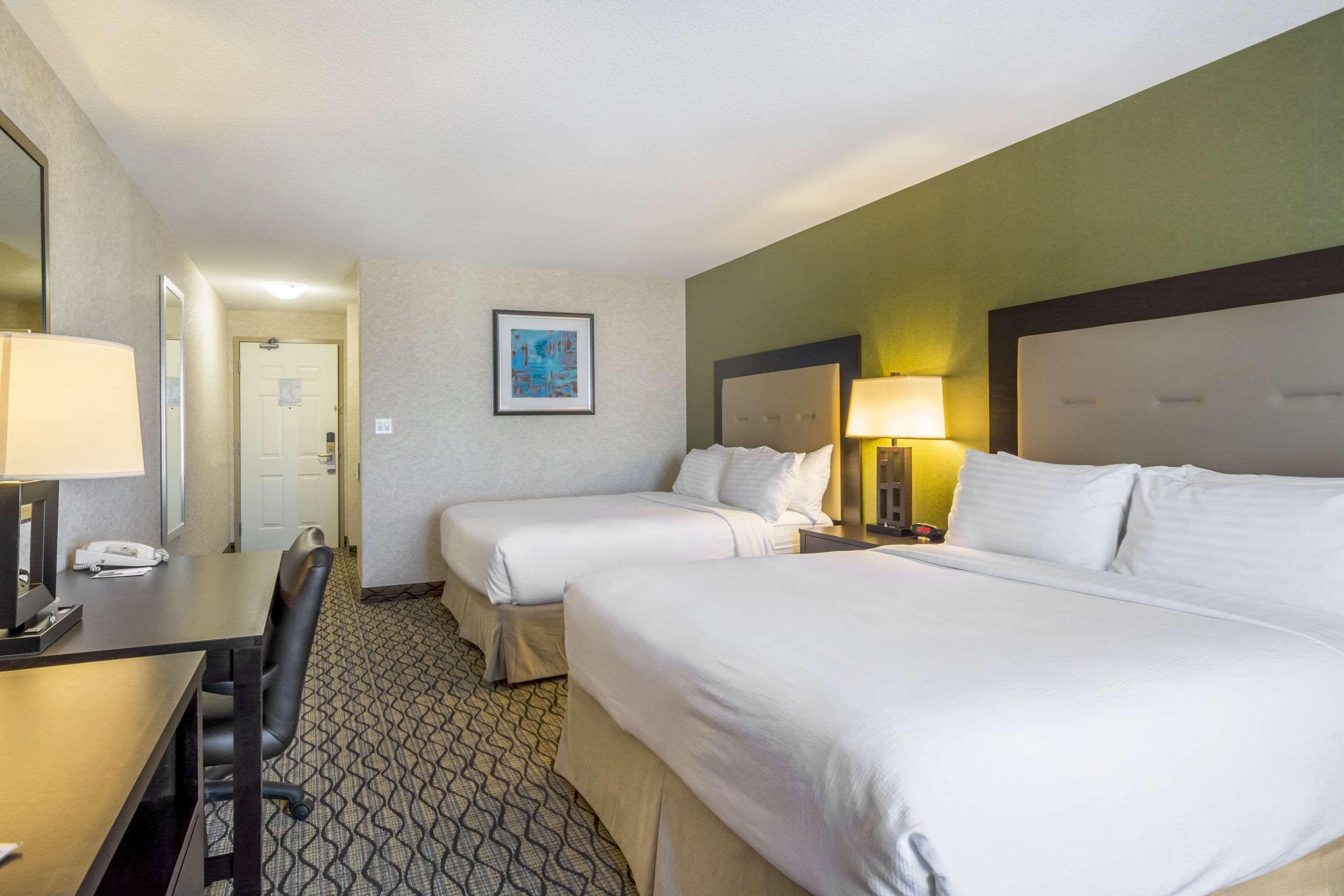Clarion Hotel & Conference Centre Sherwood Park Buitenkant foto