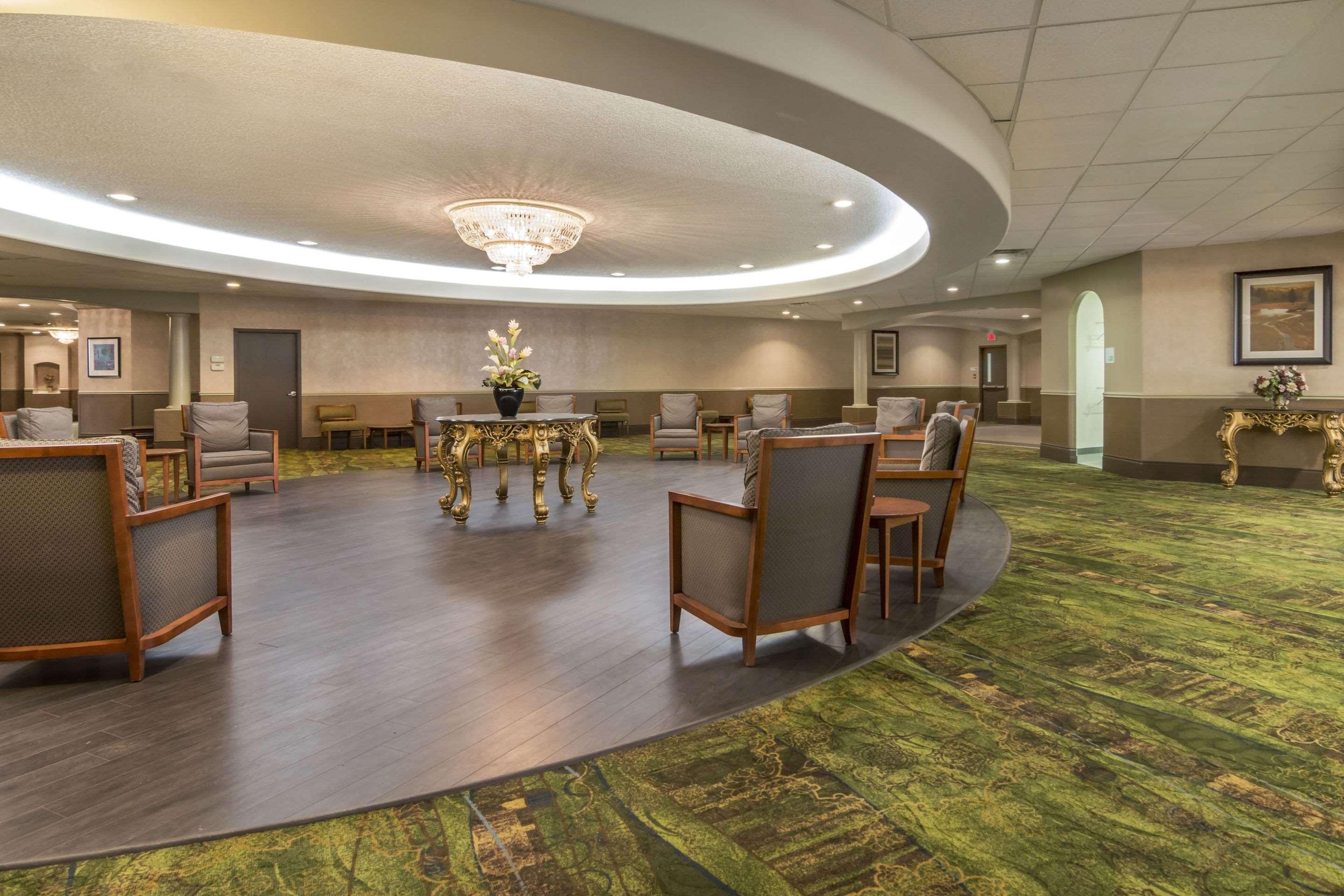 Clarion Hotel & Conference Centre Sherwood Park Buitenkant foto